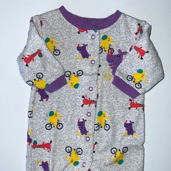 🛍Cute Little Girls Or Boys Sleeper size 3 Months 🛍 - Picture 1 of 6